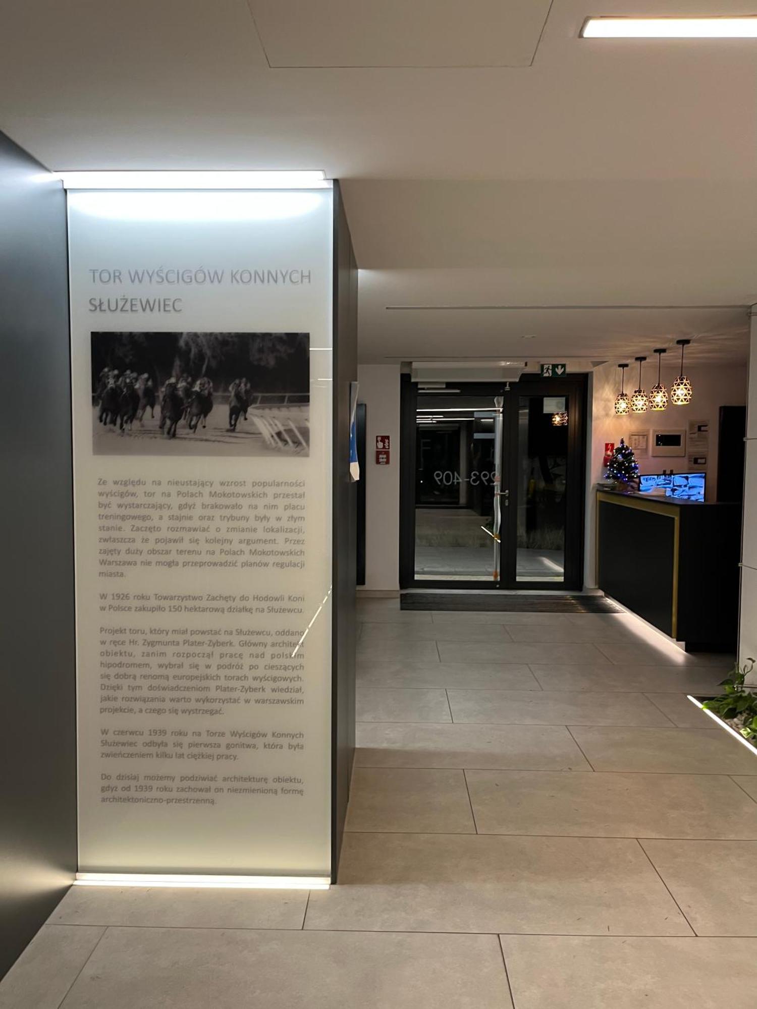 Warsaw Airport Wyscigi - City And Green View Apartment With Underground Garage ภายนอก รูปภาพ