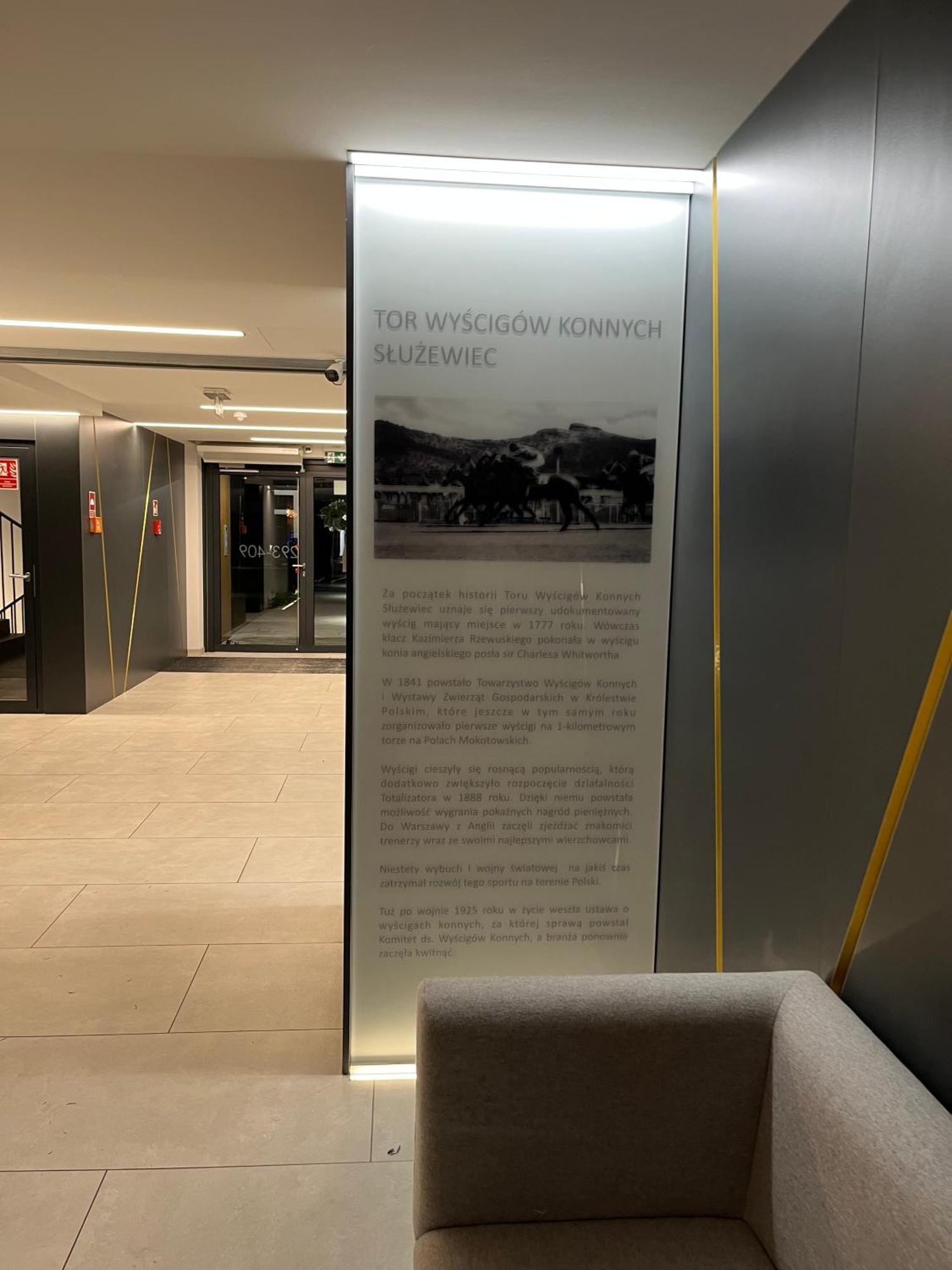 Warsaw Airport Wyscigi - City And Green View Apartment With Underground Garage ภายนอก รูปภาพ
