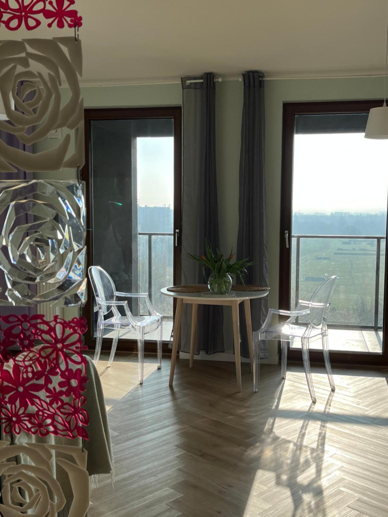 Warsaw Airport Wyscigi - City And Green View Apartment With Underground Garage ภายนอก รูปภาพ